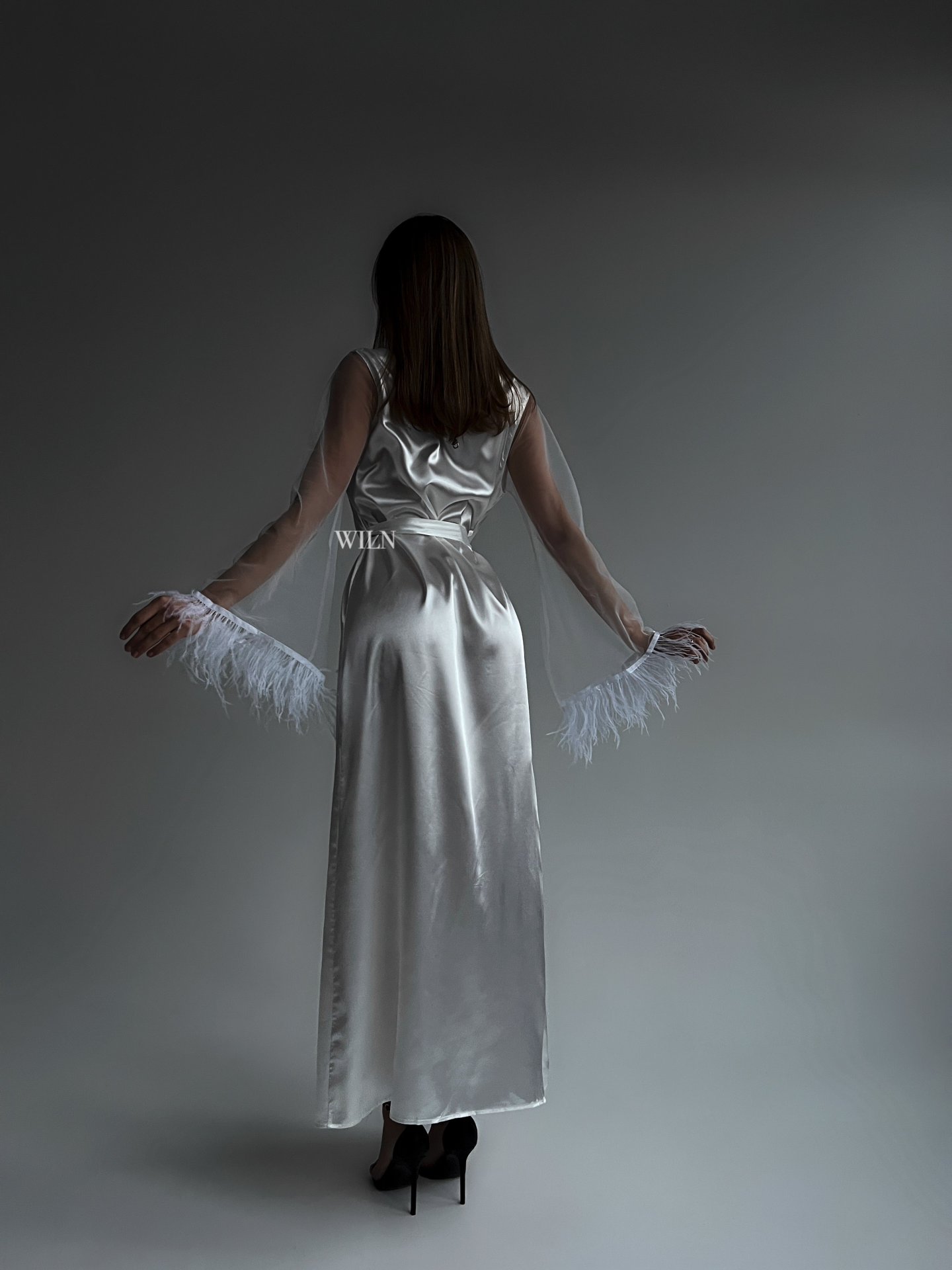 Wiln GODDESS - White Satin Robe