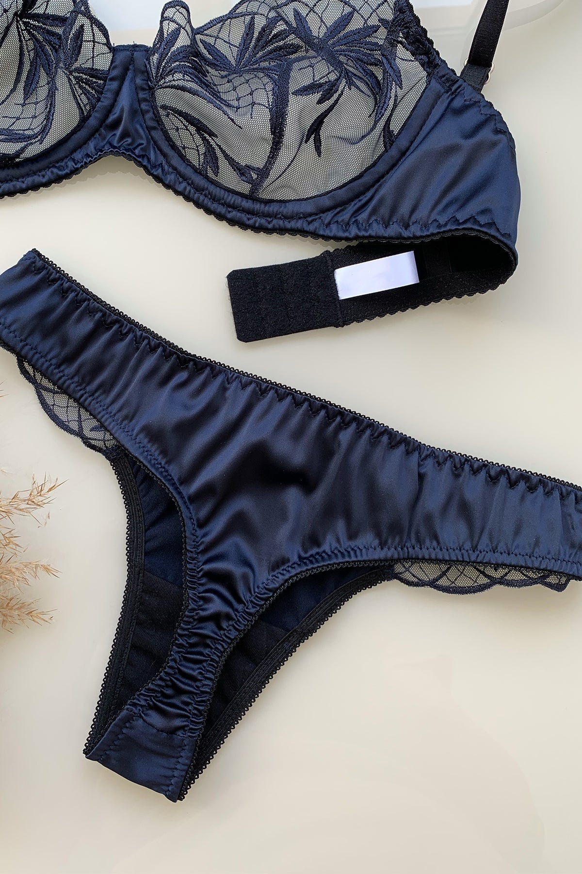 Orphelia Navy Lingerie Set - Angie's showroom