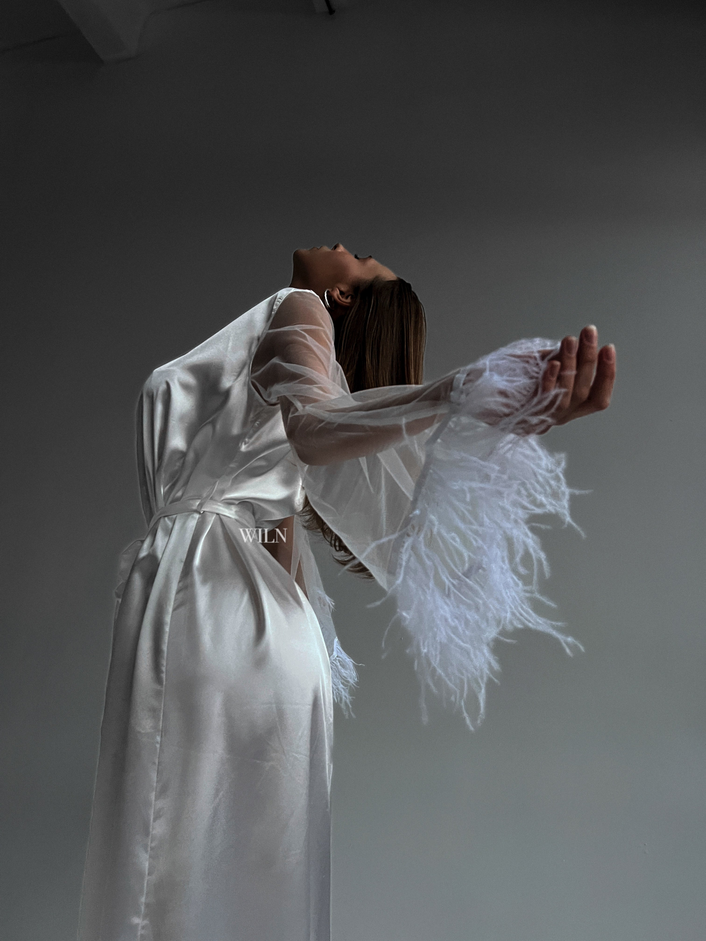Wiln GODDESS - White Satin Robe
