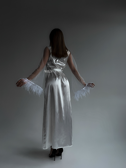 Wiln GODDESS - White Satin Robe